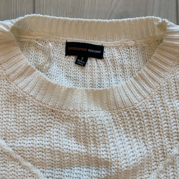 White Crop Sweater-Geometric Stitching - Picture 3 of 5